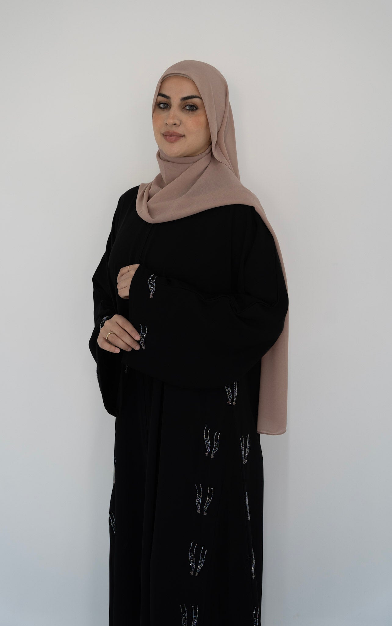 Noor Elara Abaya