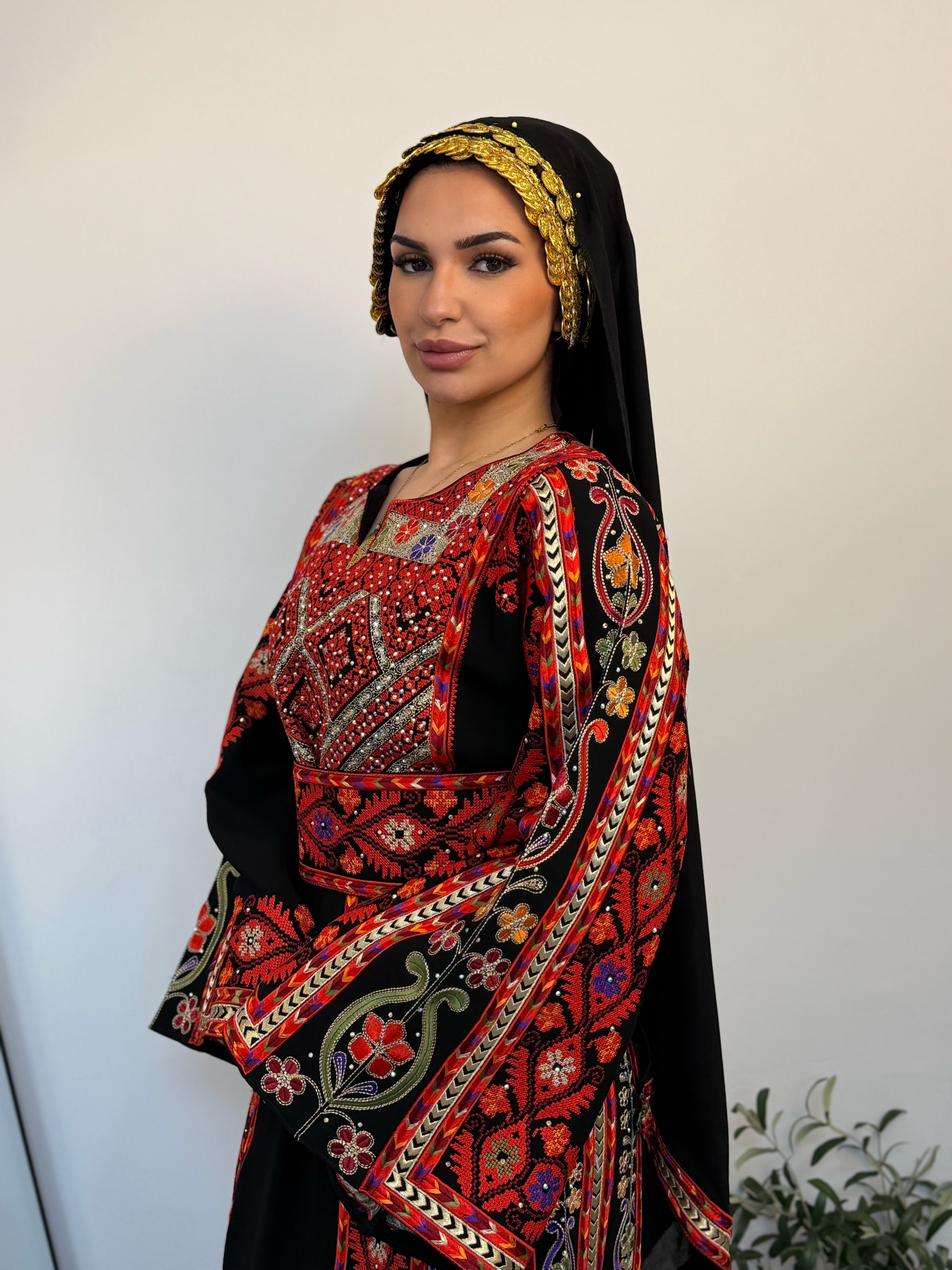 Rania Black Embroidered Thobe
