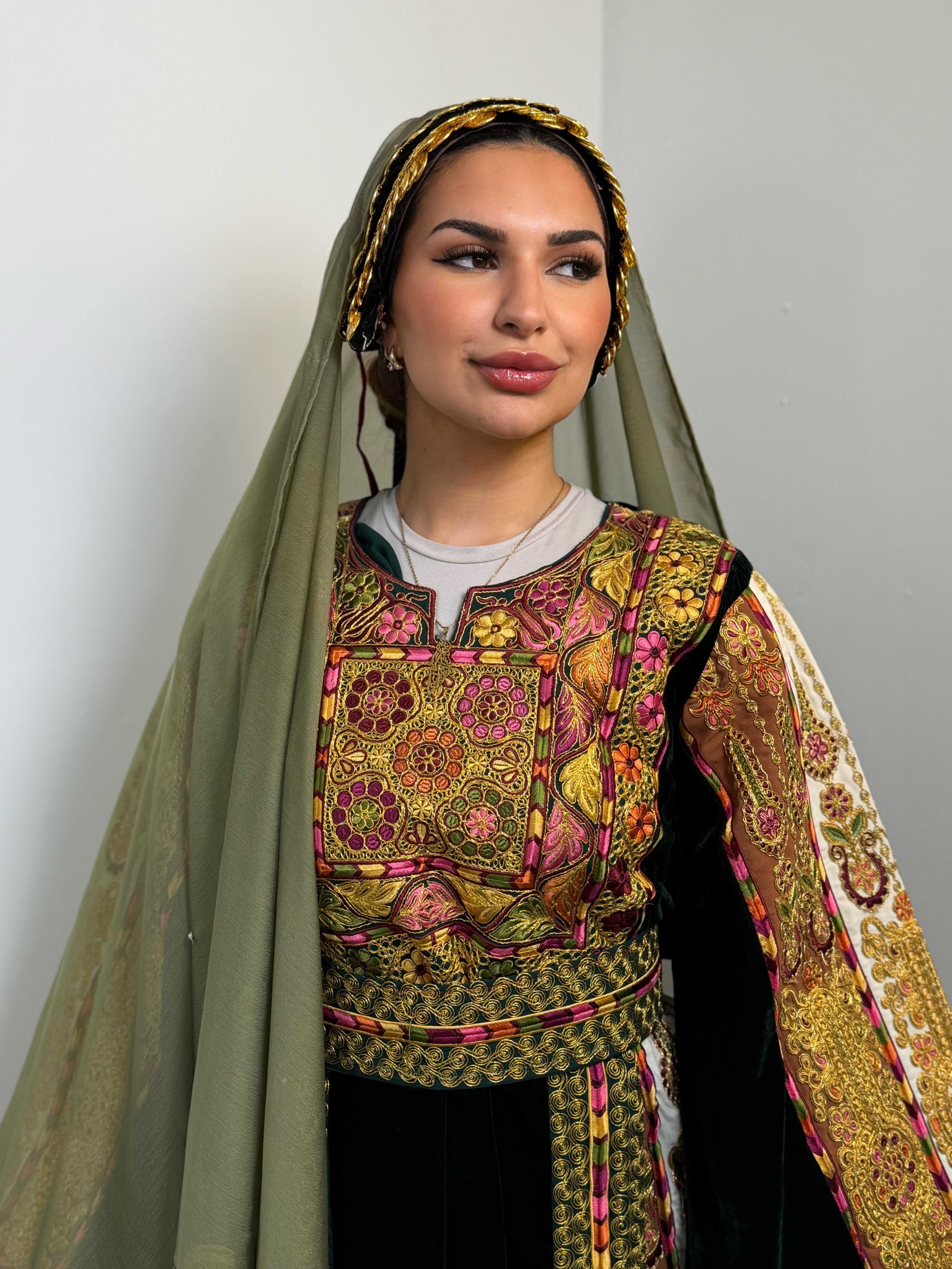 Mariam Olive Embroidered Thobe