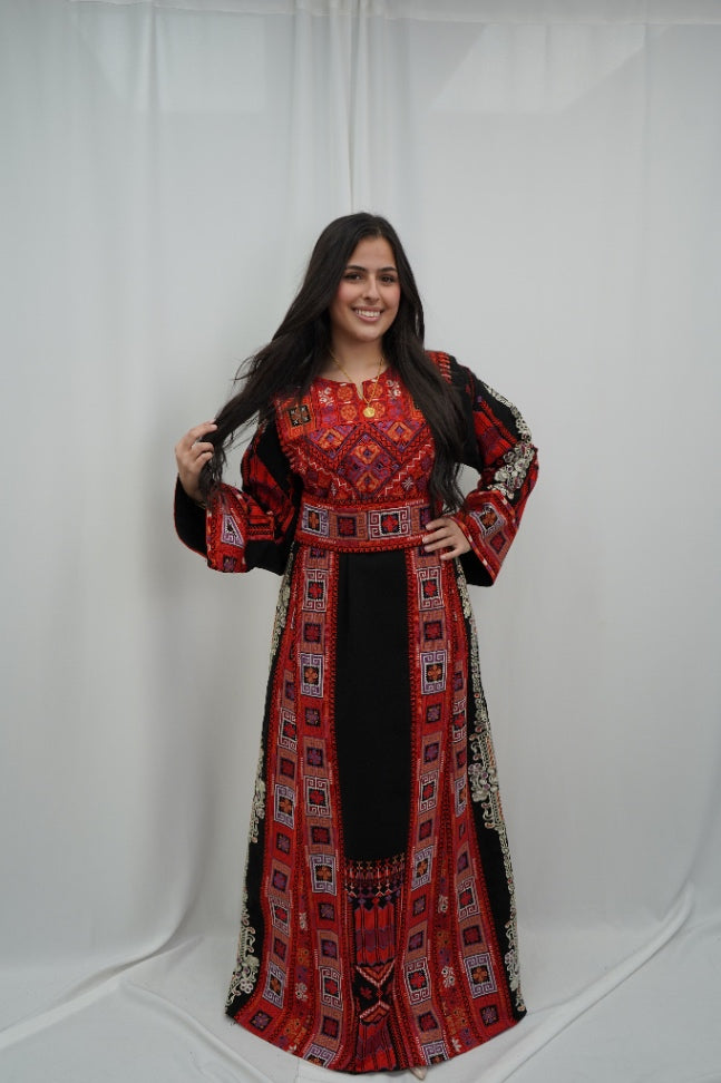 Safiya Thobe Black