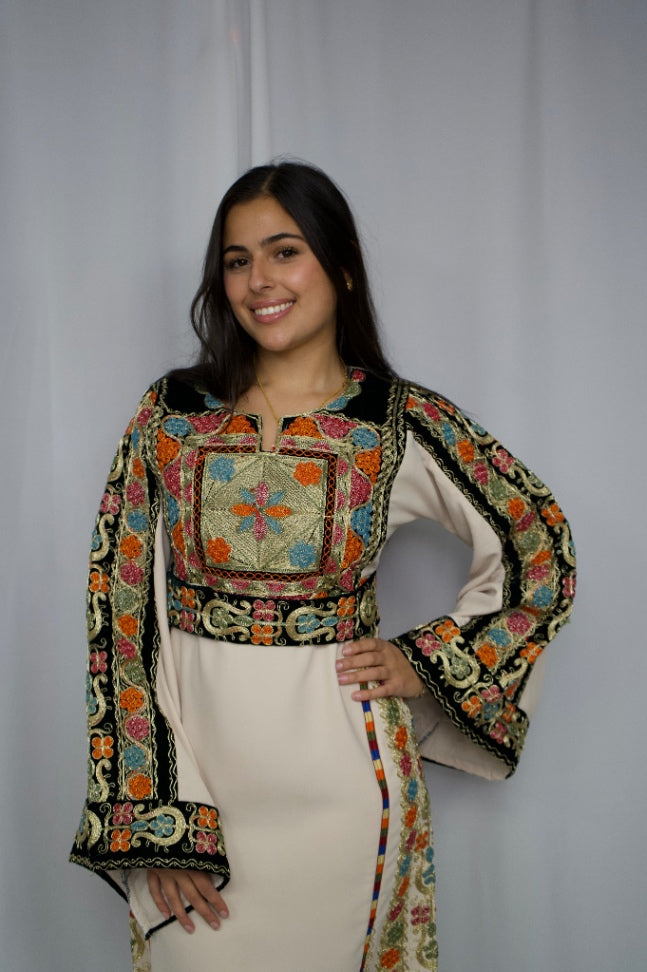 Yasmine Thobe Beige