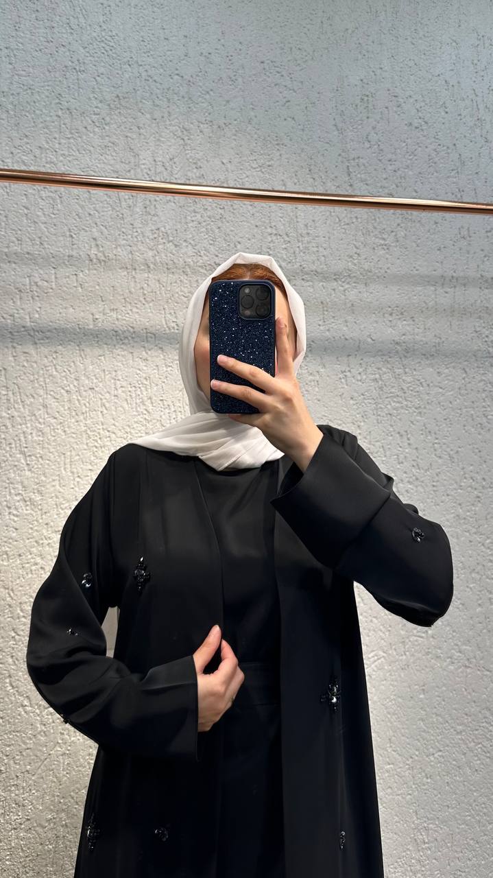 Lujain Abaya ✨ Black