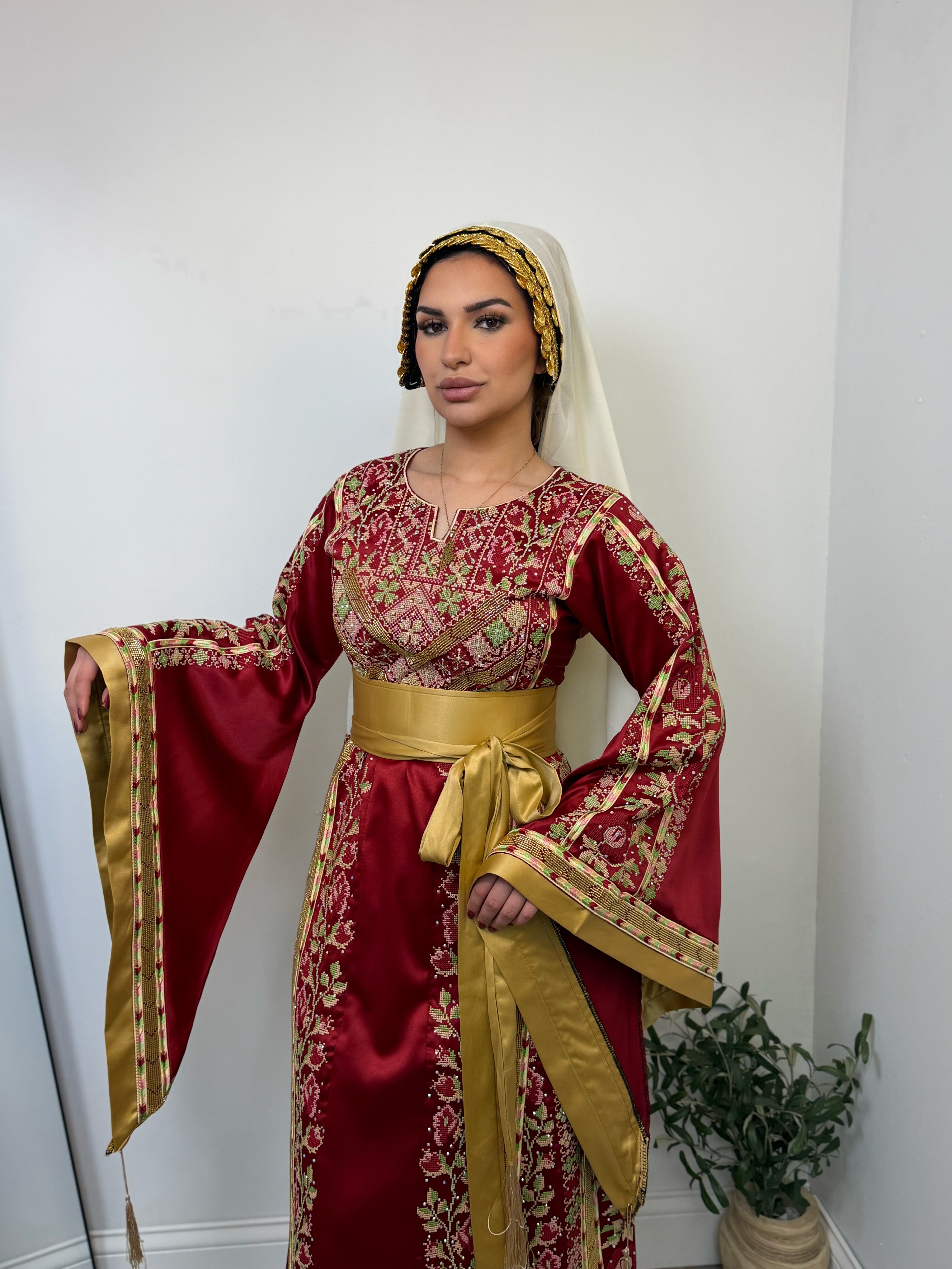Sultana Scarlet Thobe