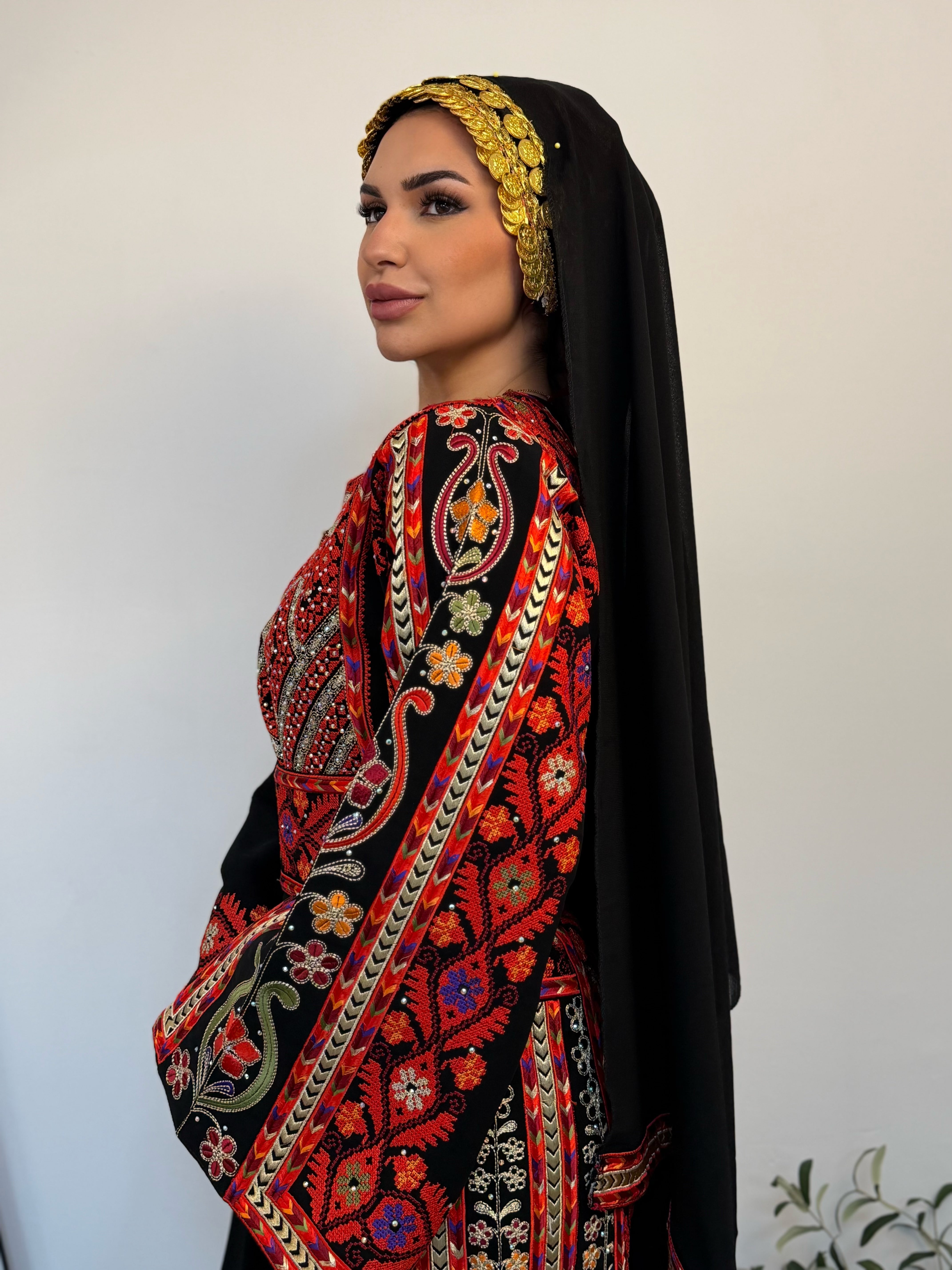 Rania Black Embroidered Thobe