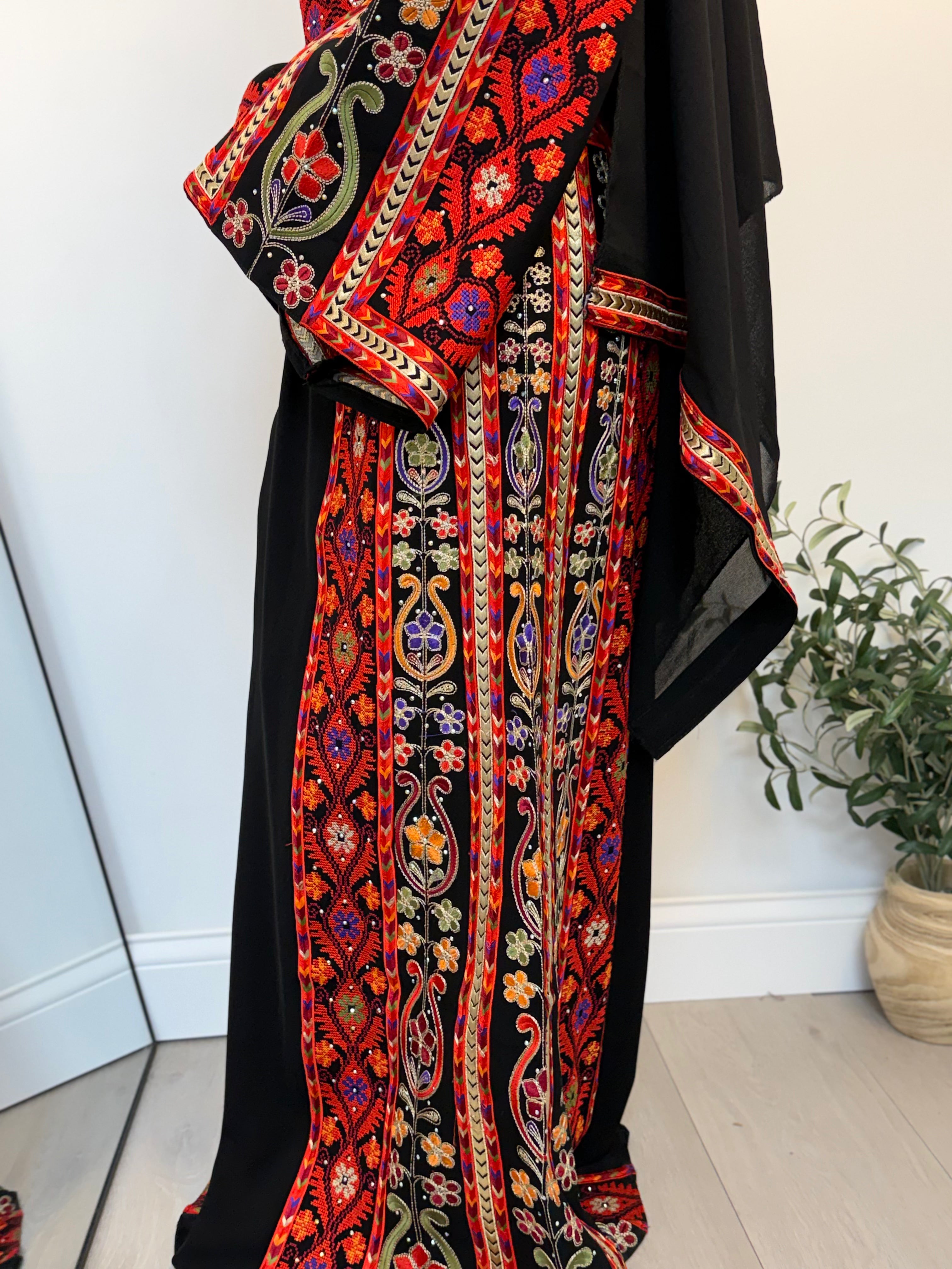 Rania Black Embroidered Thobe