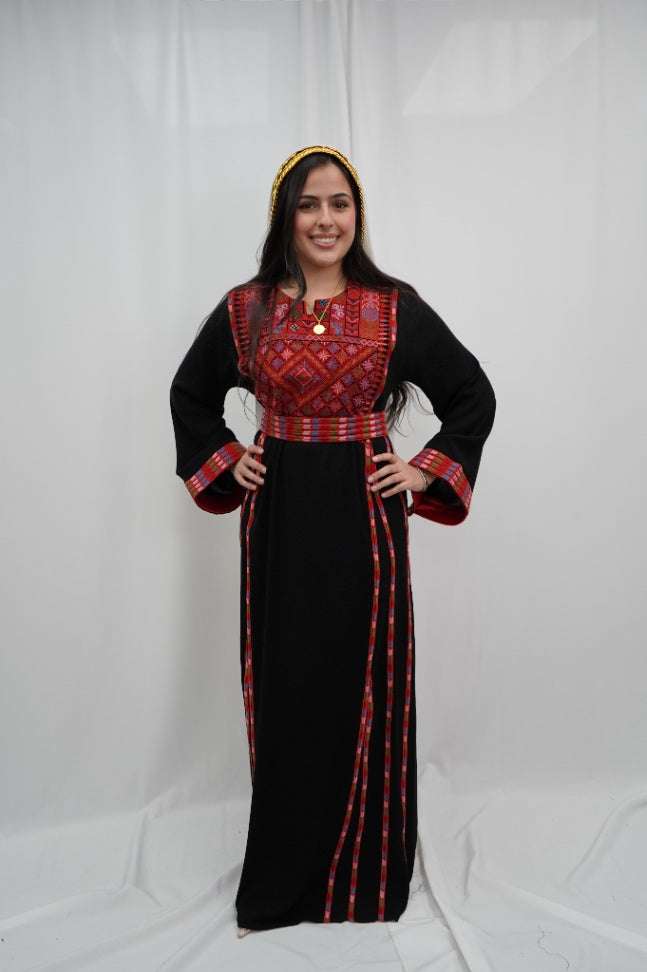 Yusra Thobe Black