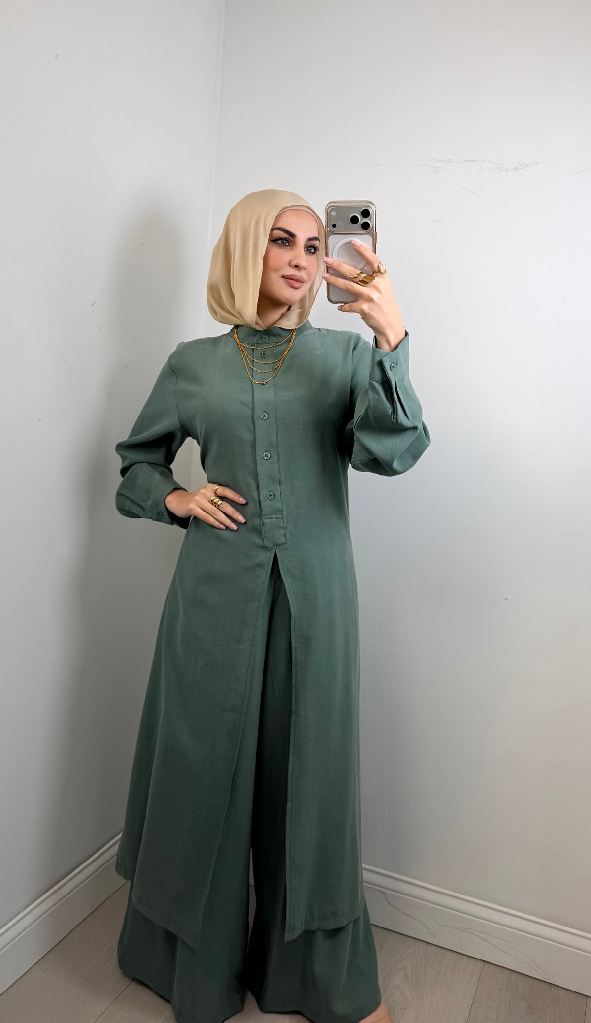 Hana Co-ord Set in Sage Green - alternate view